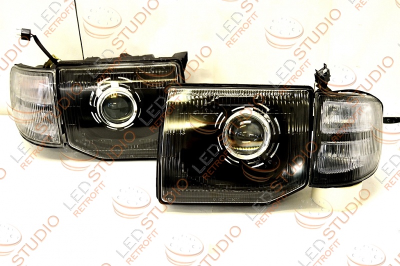 Светодиодные фары Mitsubishi Pajero 2